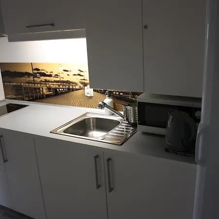 3 City アパート *